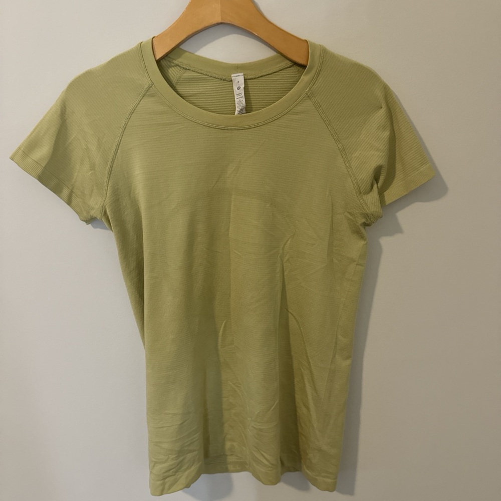 Lululemon Athletica Green Fitted Short Sleeve Tee